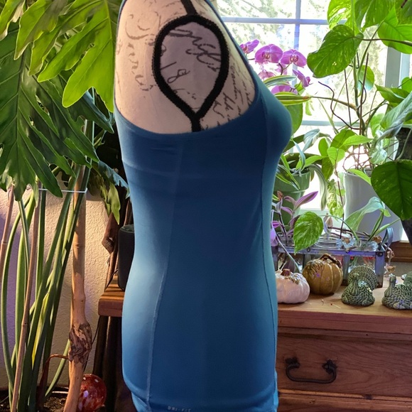 Nike Dri-Fit Tank - Picture 4 of 9